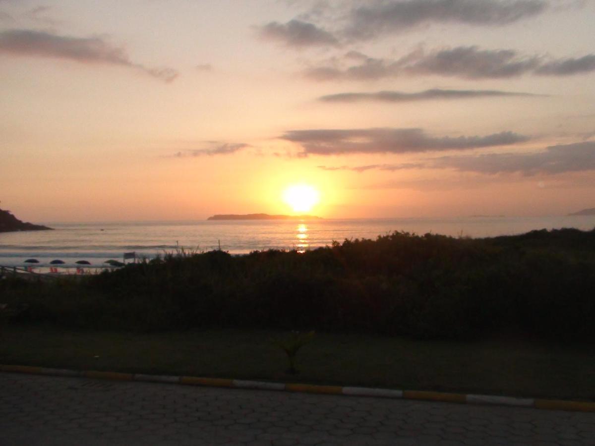 Praia De 4 Ilhas Apartamento De 1 Quarto A 60M Praia Com Vista Бомбиньяс Экстерьер фото